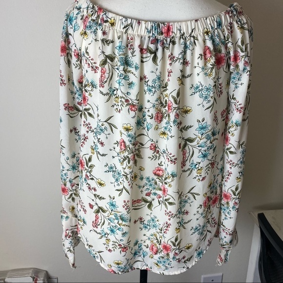 One💓 Clothing Los Angeles Floral Off-shoulders‎ - Picture 5 of 8